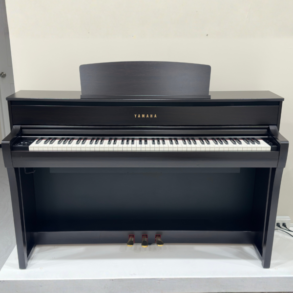675b YAMAHA CLP-675