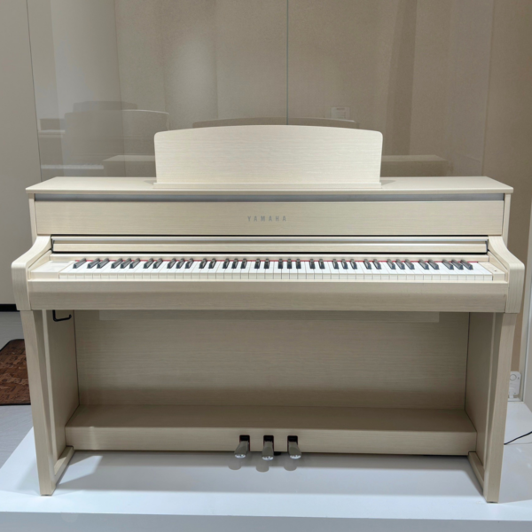 YAMAHA CLP-775