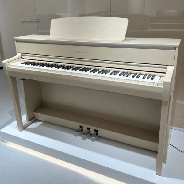 YAMAHA CLP-775