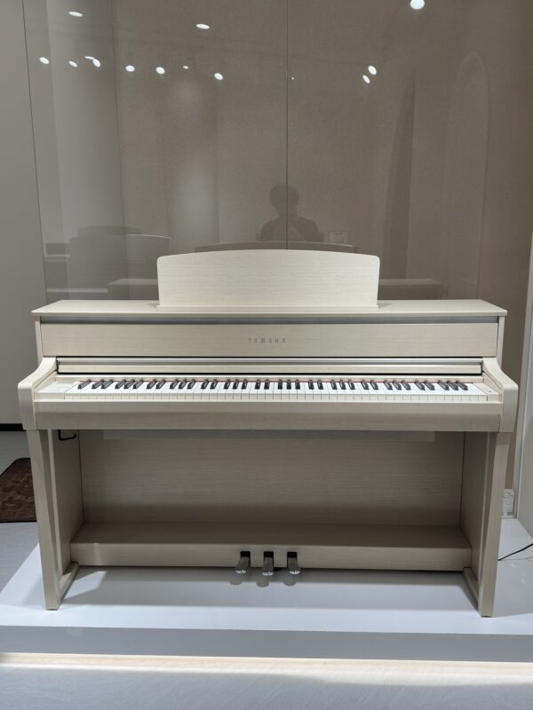 YAMAHA CLP-775