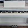 YAMAHA CLP-825