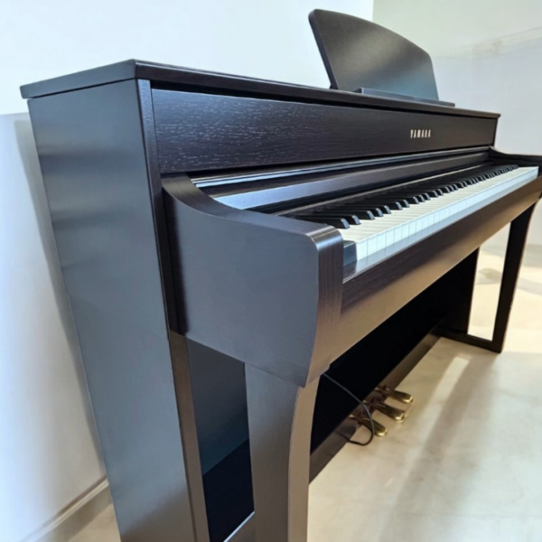 YAMAHA CLP-735