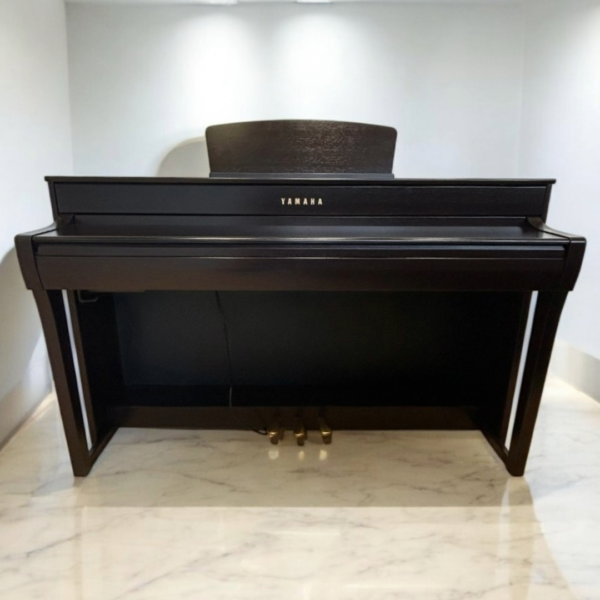 YAMAHA CLP-735