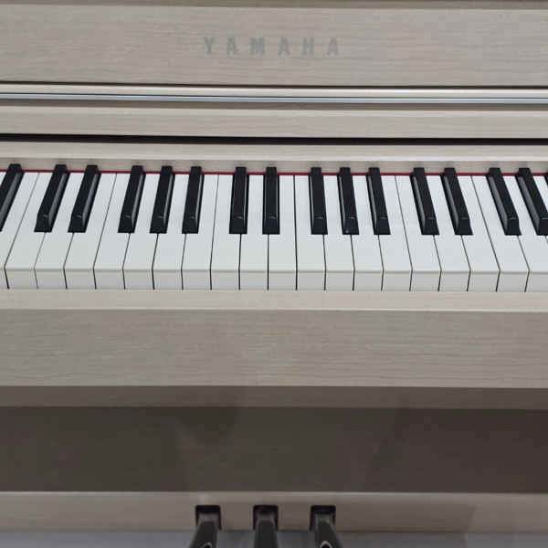 YAMAHA CLP-645